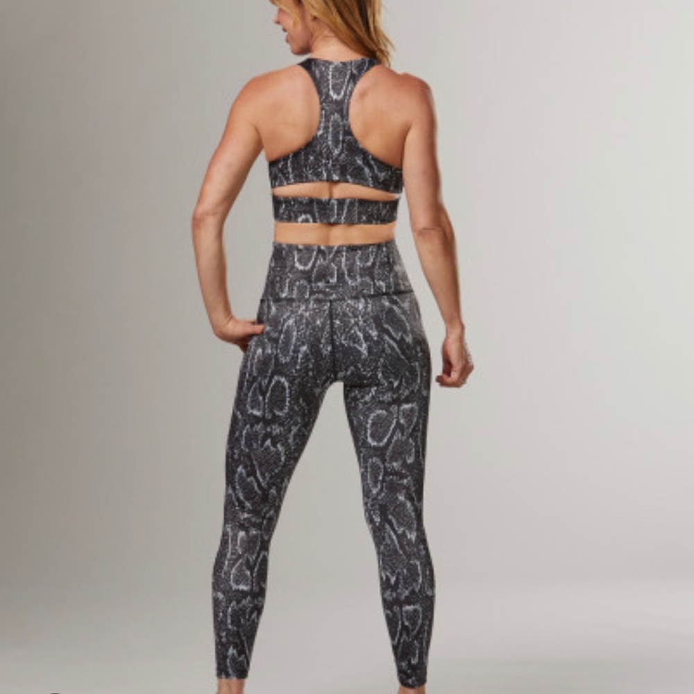 Beyond Yoga Black Snakeskin Leggings